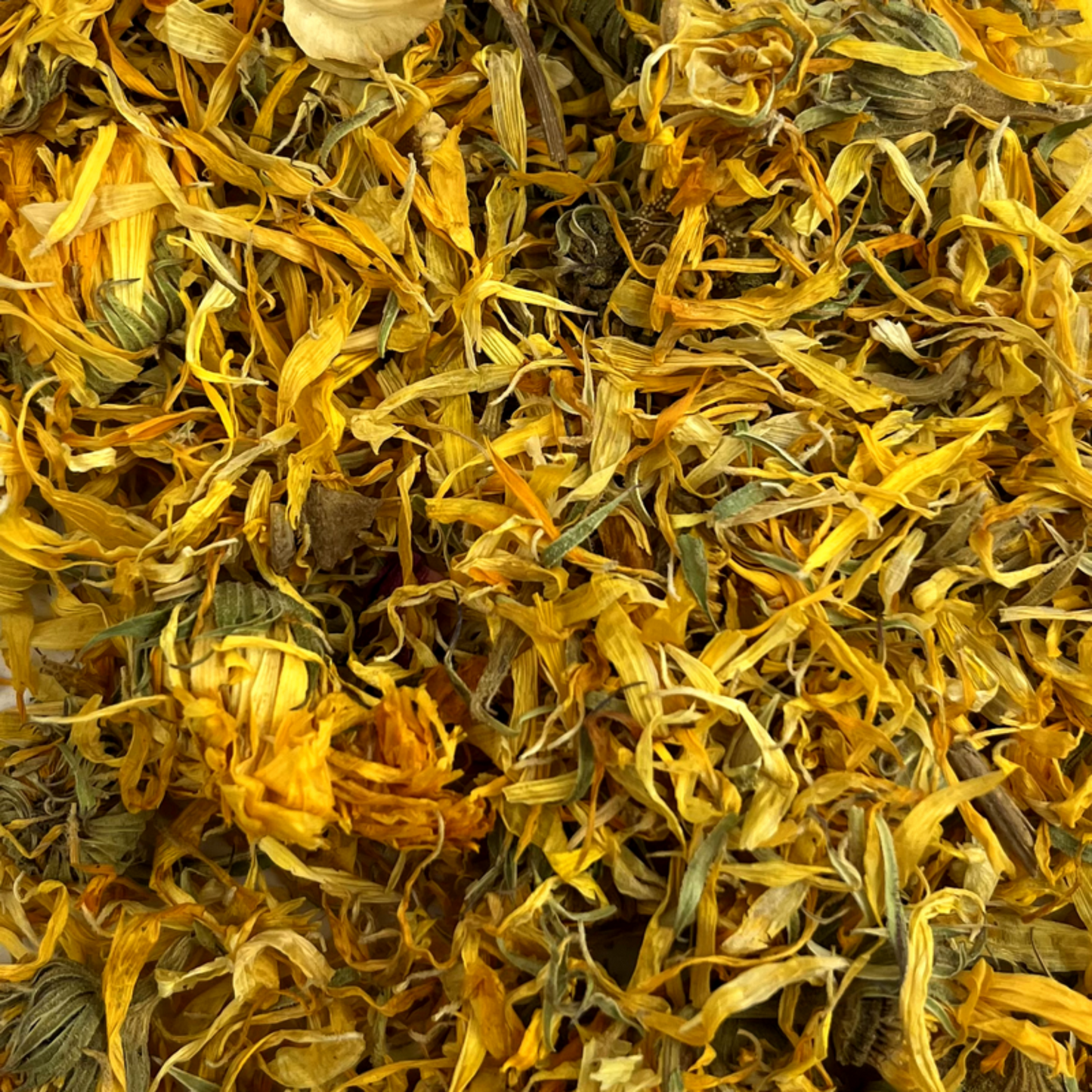 Friandise séchée et naturelle pour lapin Fleurs de souci
Friandises naturelles pour lapin – enrichissement et bien-être digestif