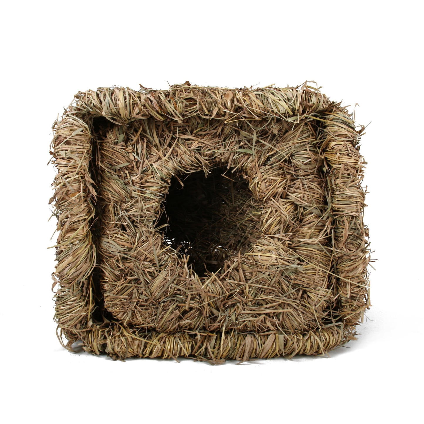 Maison en herbes séchées naturelles Zolia Végétal transformée en abri de fouille ludique avec du foin pour lapin